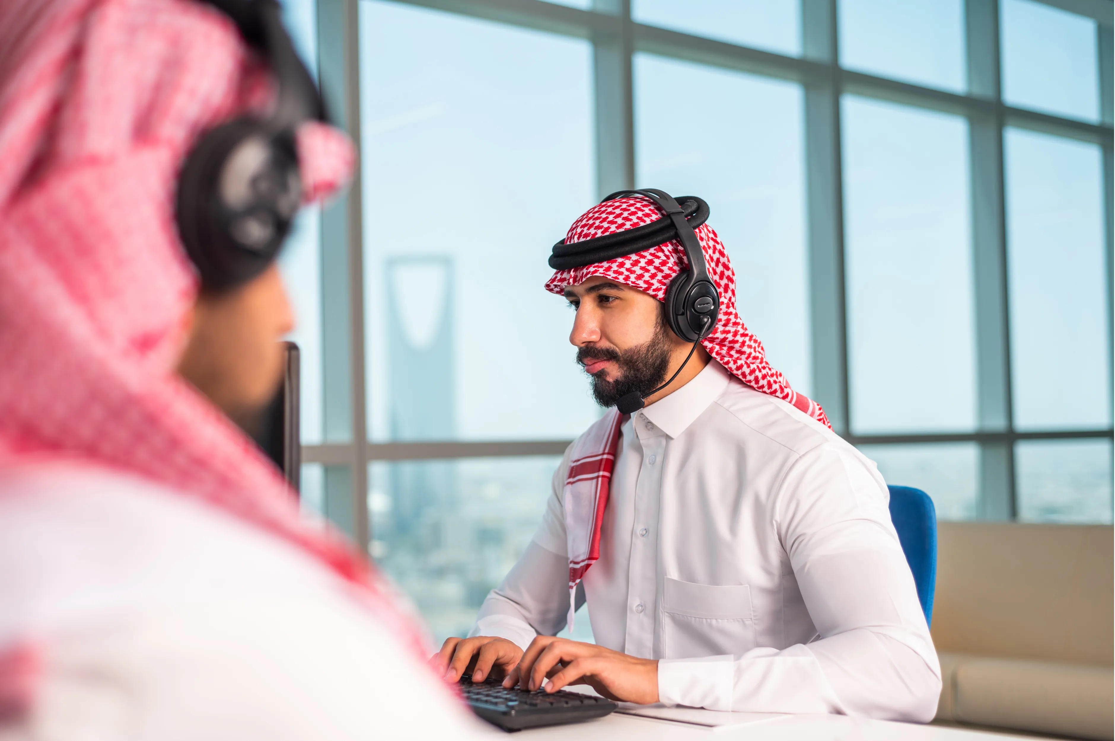 شارك بصوتك بالمجلة